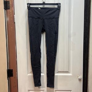 Lululemon leggings size 6